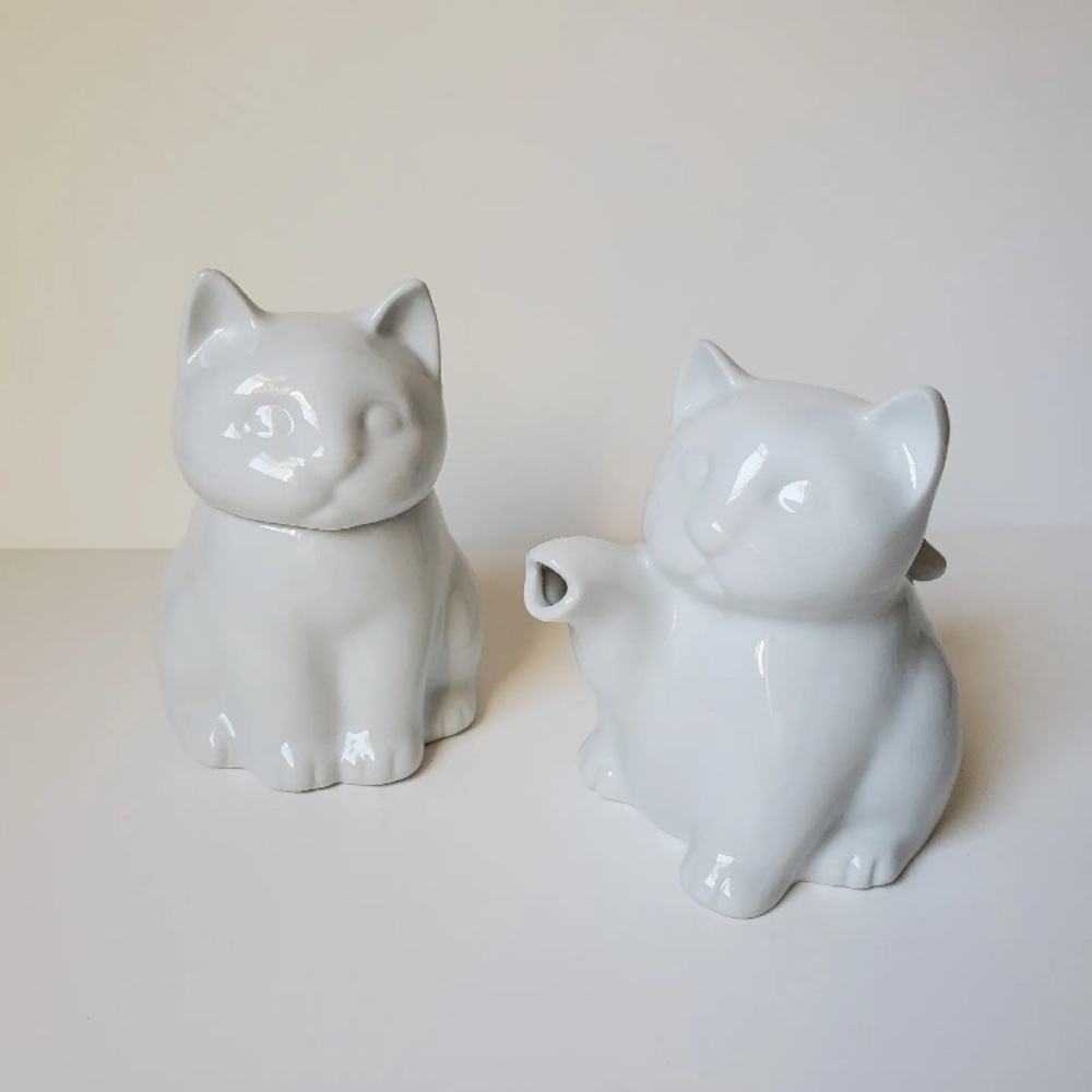 Vintage cat creamer and sugar holders